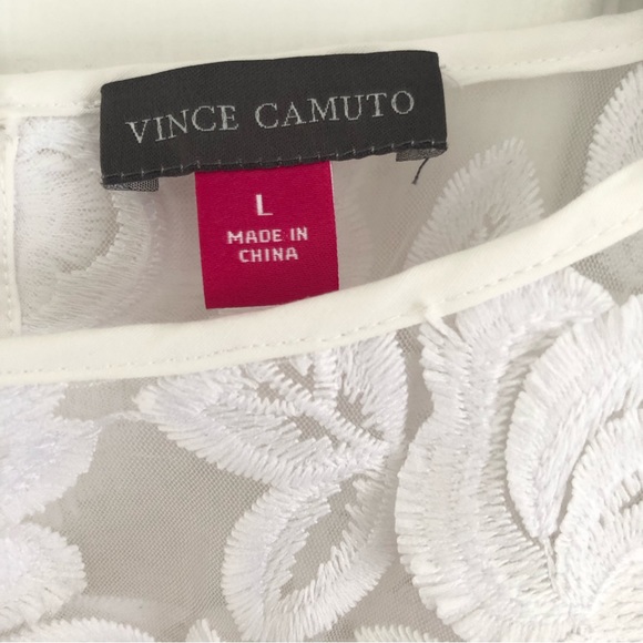 VINCE CAMUTO white top . - Picture 15 of 16